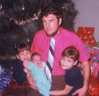 Dad with daughters II- snip